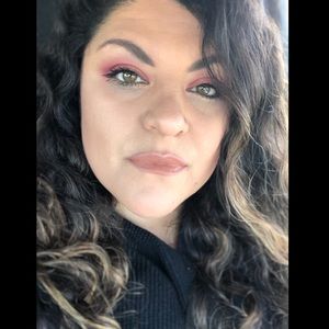 Meet your Posher, Adriena